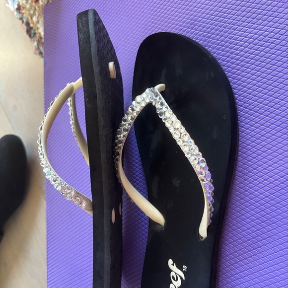 Swarovski studded reef flipflops sz 10 - Picture 4 of 6